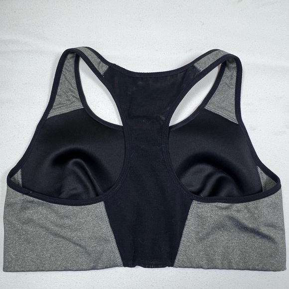 Nike Women’s Victory Shape Grey/Black High Support Sports Bra Non Padded size S - Picture 2 of 4